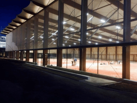 Terrain tennis couvert M. Rousié